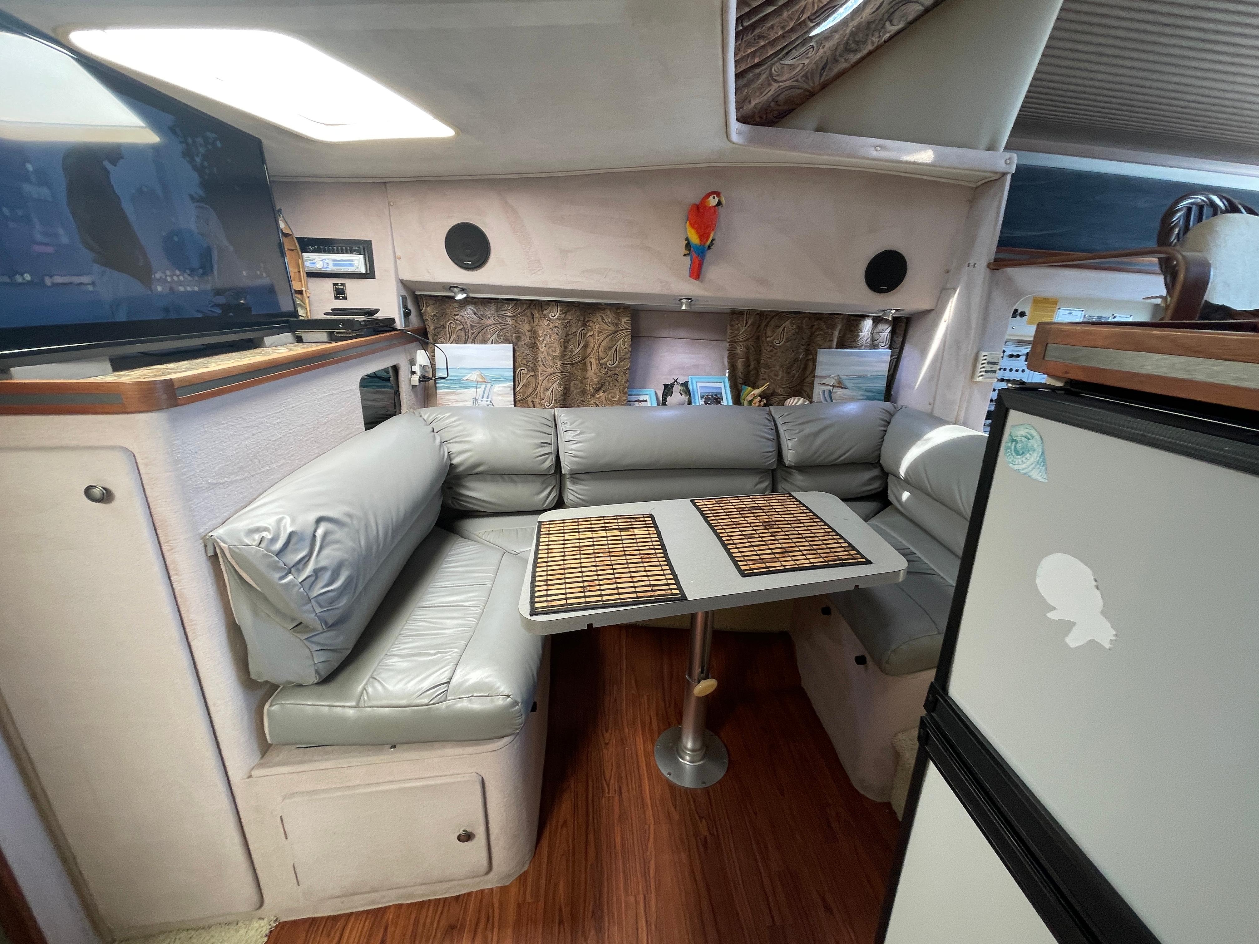Dinette Which Converts to Berth