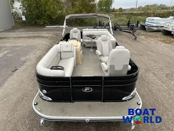 2018 Princecraft Quorum 23 SS Pontoon & 115Hp Mercury 4-stroke