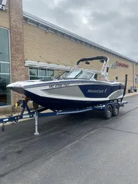 2016 MasterCraft X23