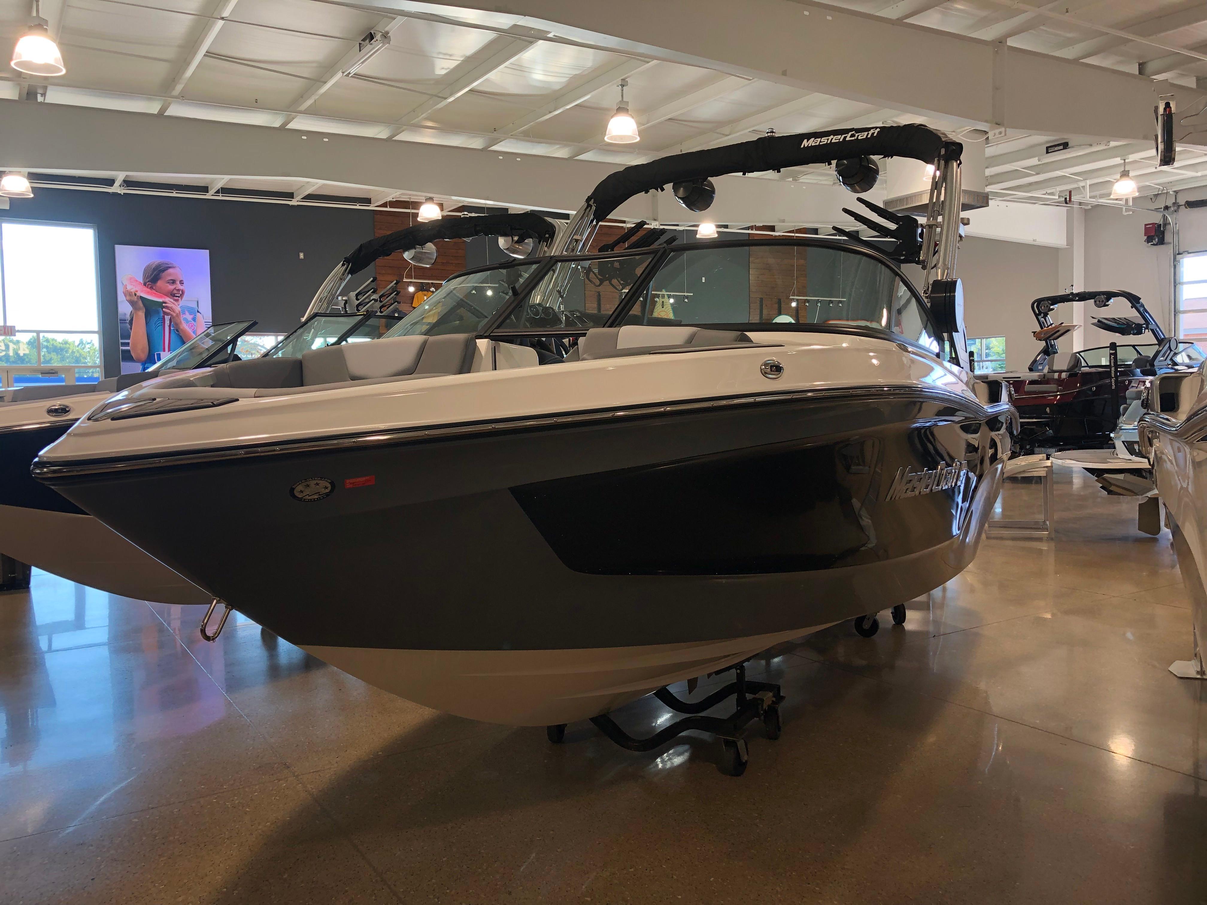 2023 MasterCraft XT22T