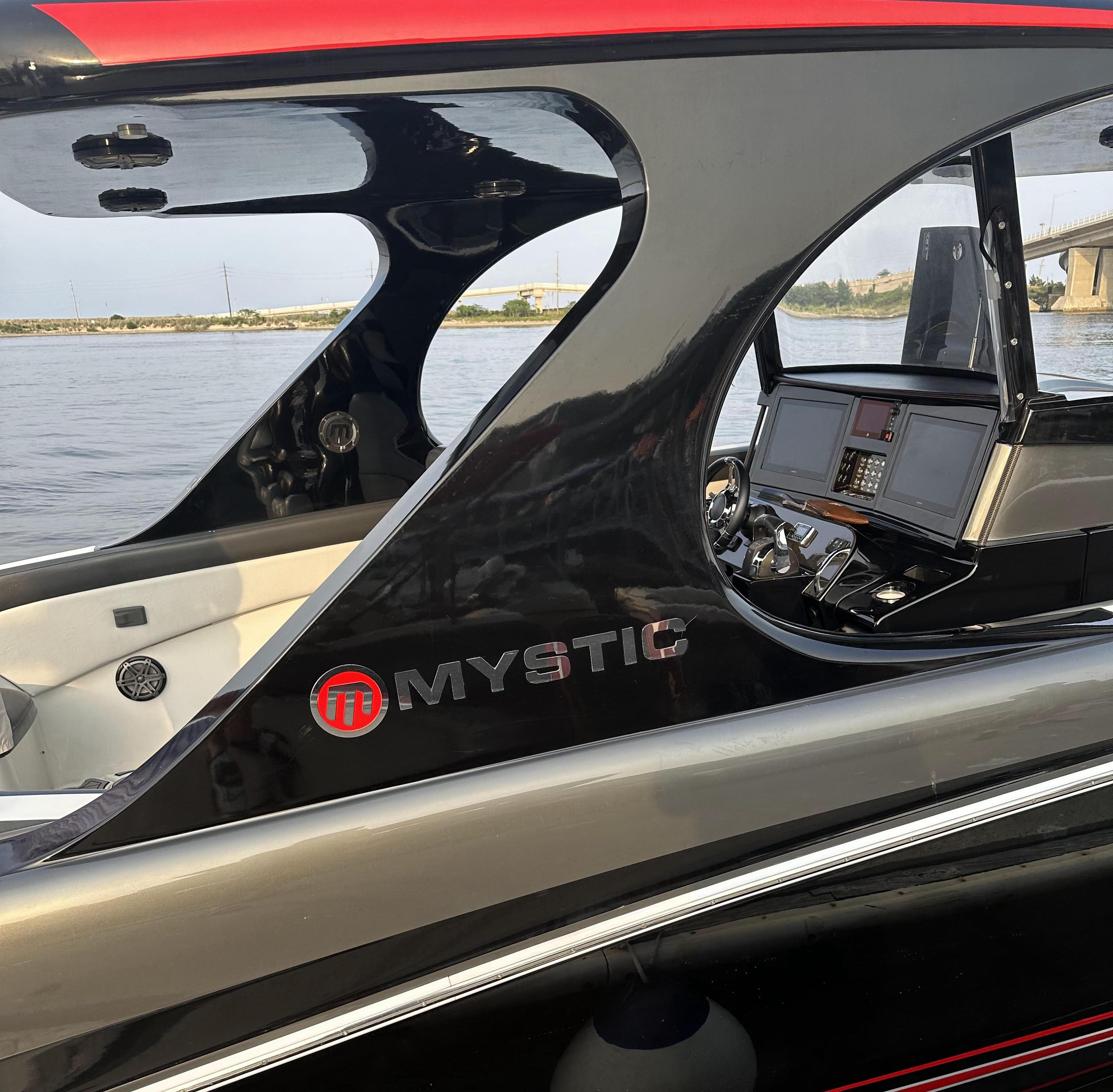 2017 Mystic Powerboats M4200
