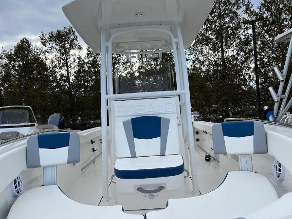 New 2023 Robalo R222, 04429 Holden - Boat Trader