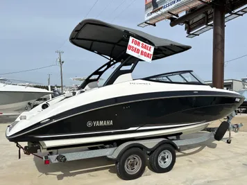 2018 Yamaha Boats 242 Limited S