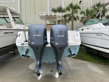 2018 Sailfish 290 CC