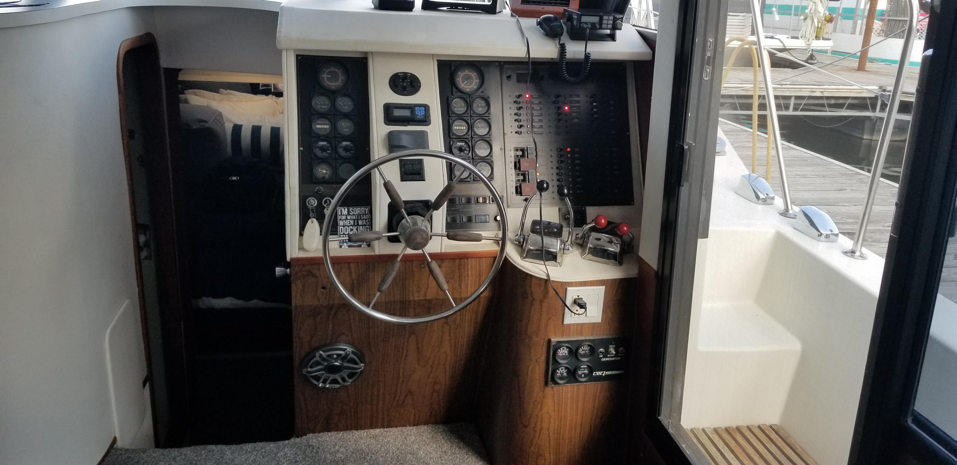 1991 Bluewater Yachts Cockpit Motor Yacht