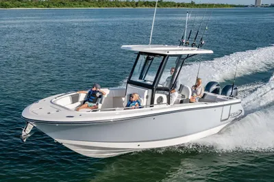 2024 Robalo R250 Center Console