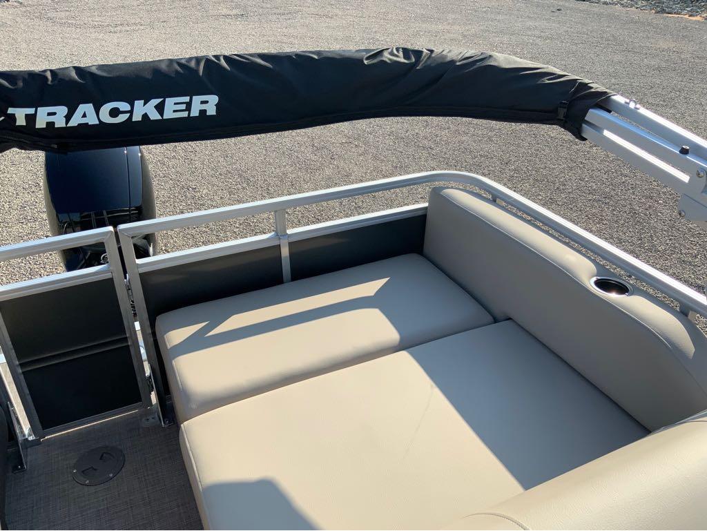 2024 Sun Tracker 22 Party Barge RF XP3