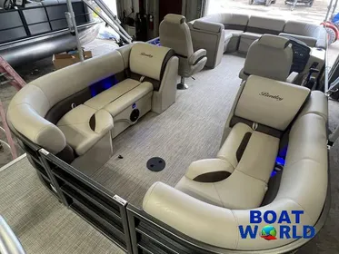 2024 Bentley Pontoons Legacy 220 Navigator Quad Lounge Pontoon & Honda 4