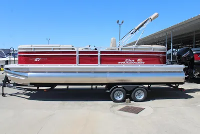 2024 Sun Tracker Party Barge 24 DLX