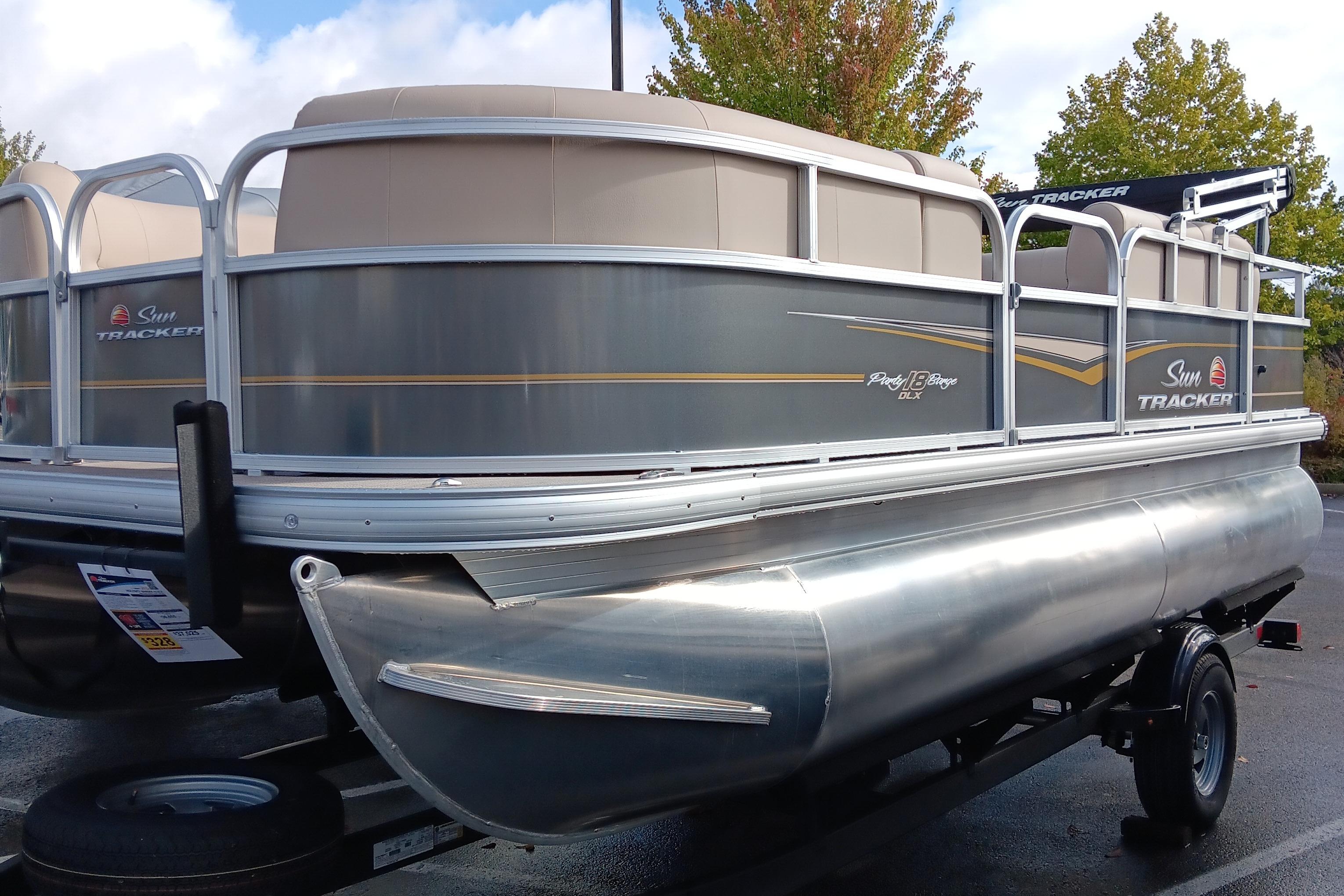 New 2024 Sun Tracker Party Barge 18 DLX, 98516 Lacey Boat Trader
