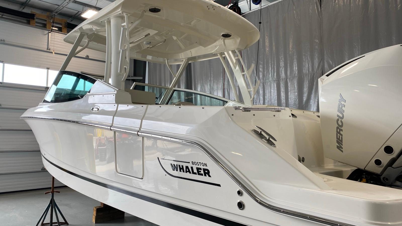 2022 Boston Whaler 280 Vantage