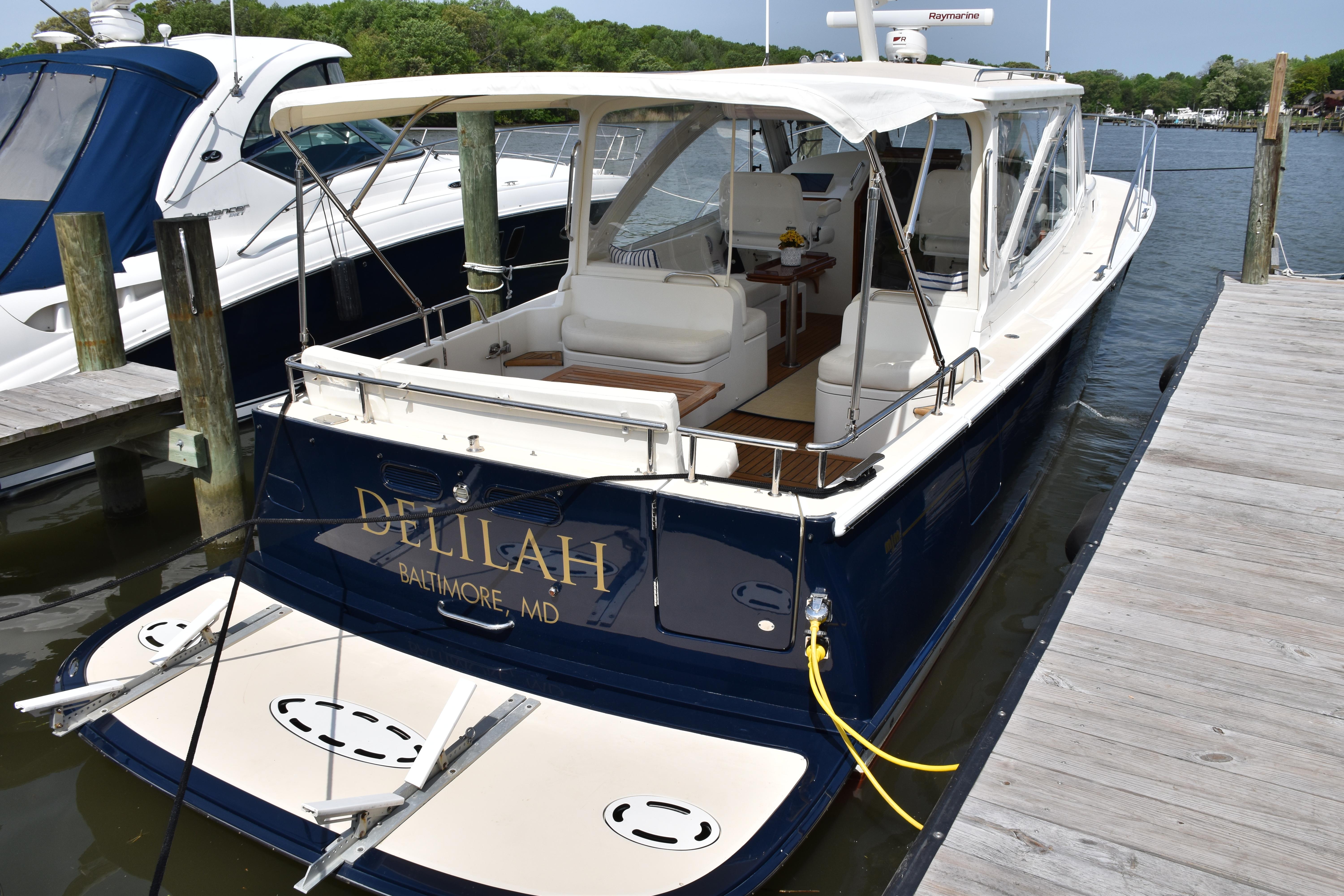 marina Barker's Island Marina in Superior | YachtWorld