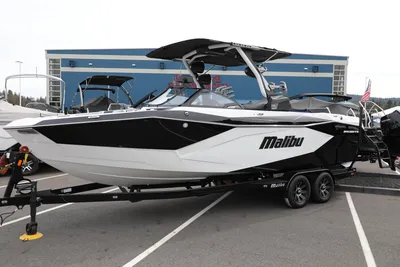 2024 Malibu 26 LSV