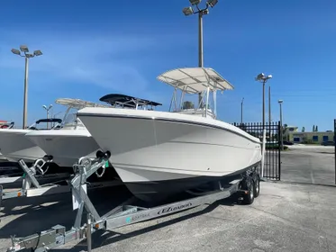 2019 Cobia 237 CC