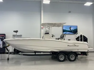 2023 NauticStar 231 Hybrid