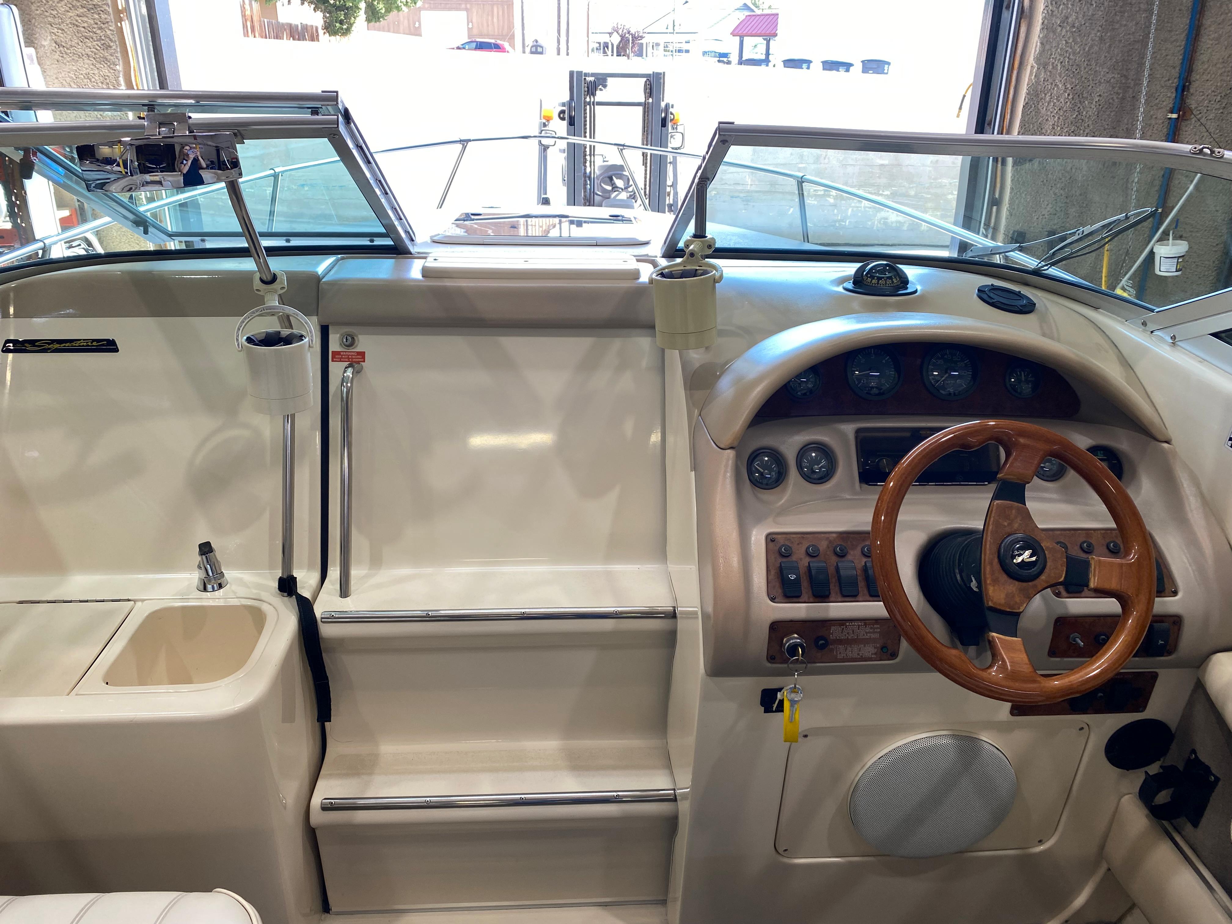 1994 Sea Ray 220 Signature Select