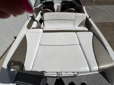 2007 Sea Ray 230 Select