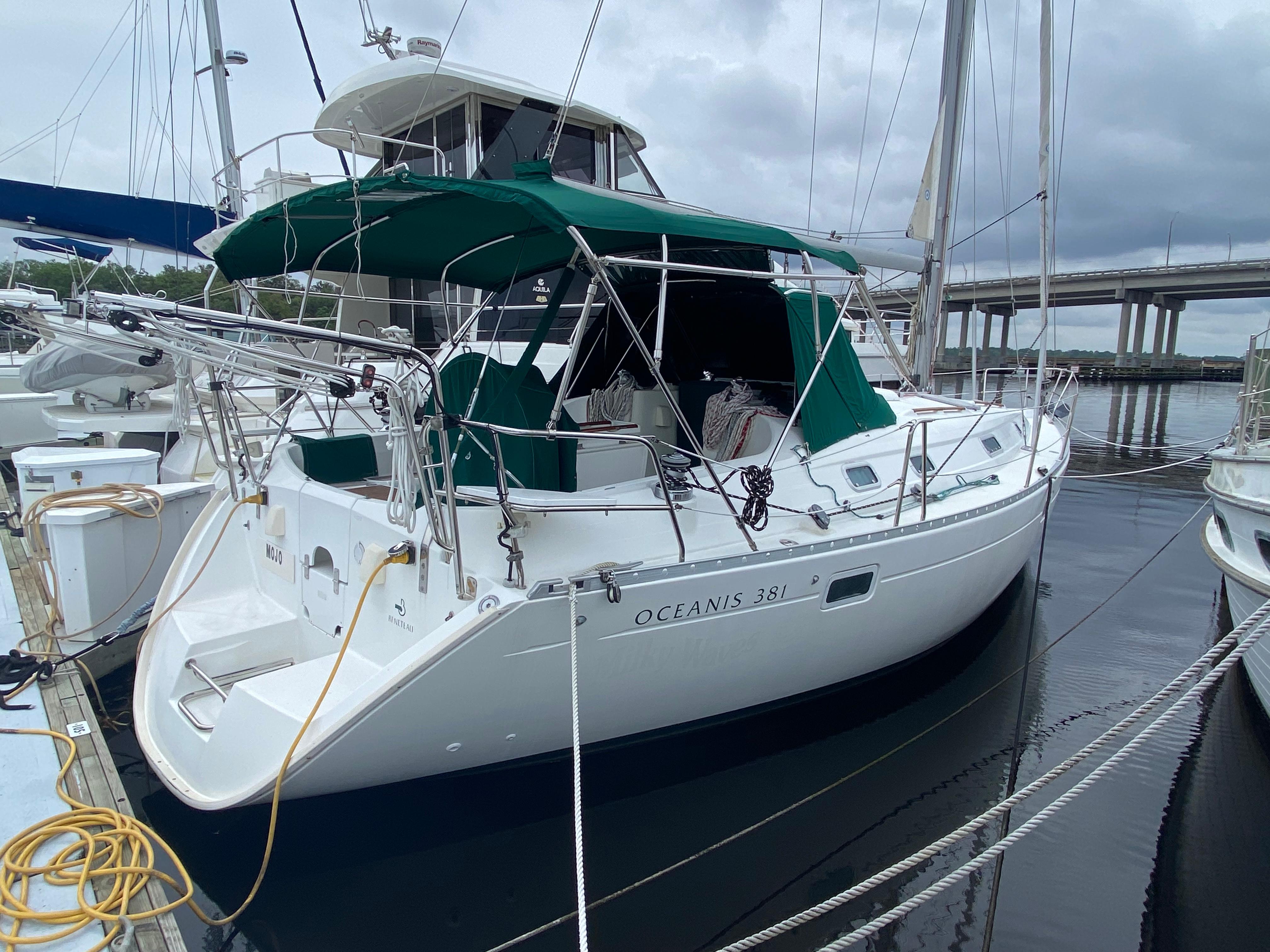 sailboatdata beneteau 381