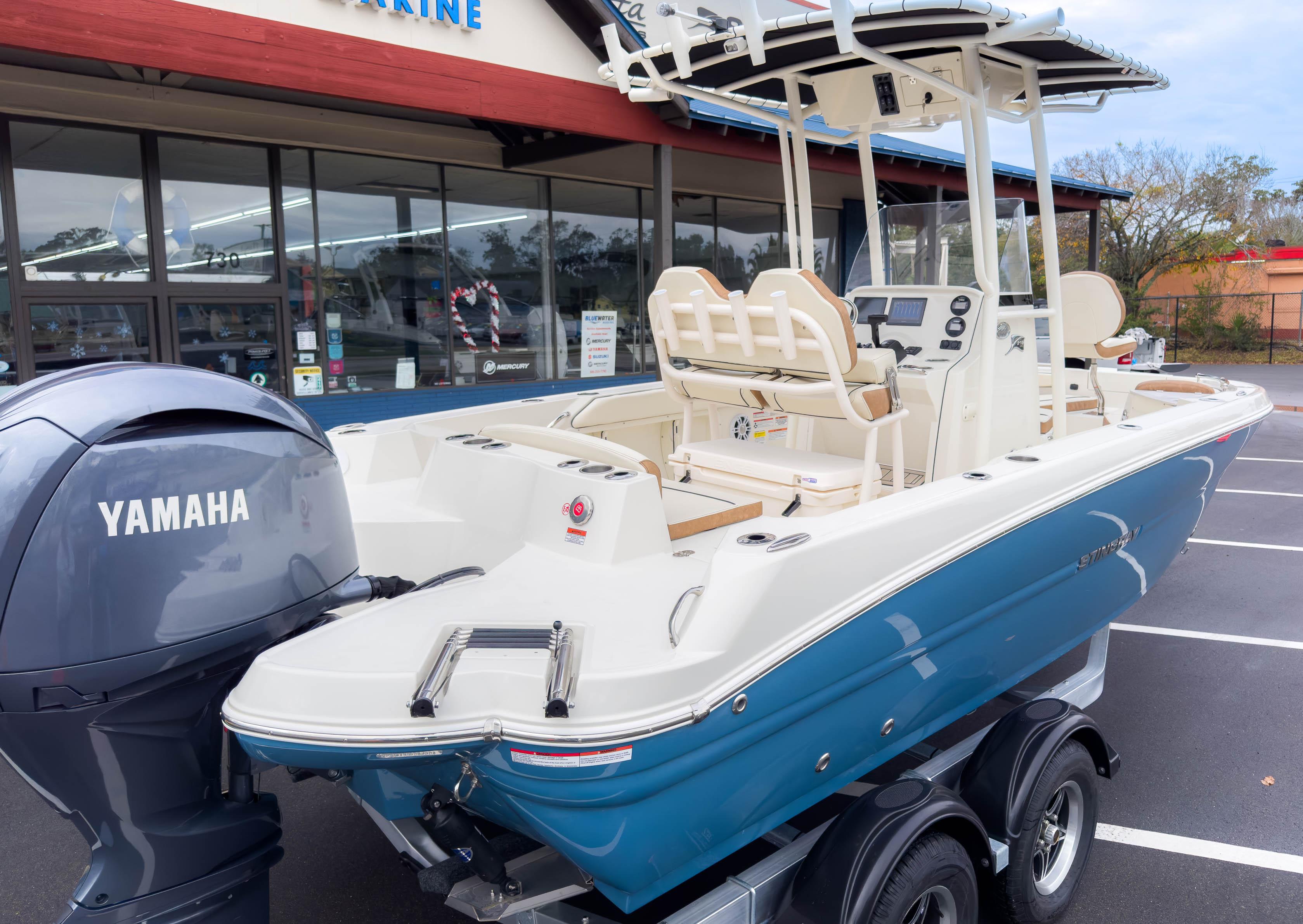 216CC Center Console - Stingray Boats