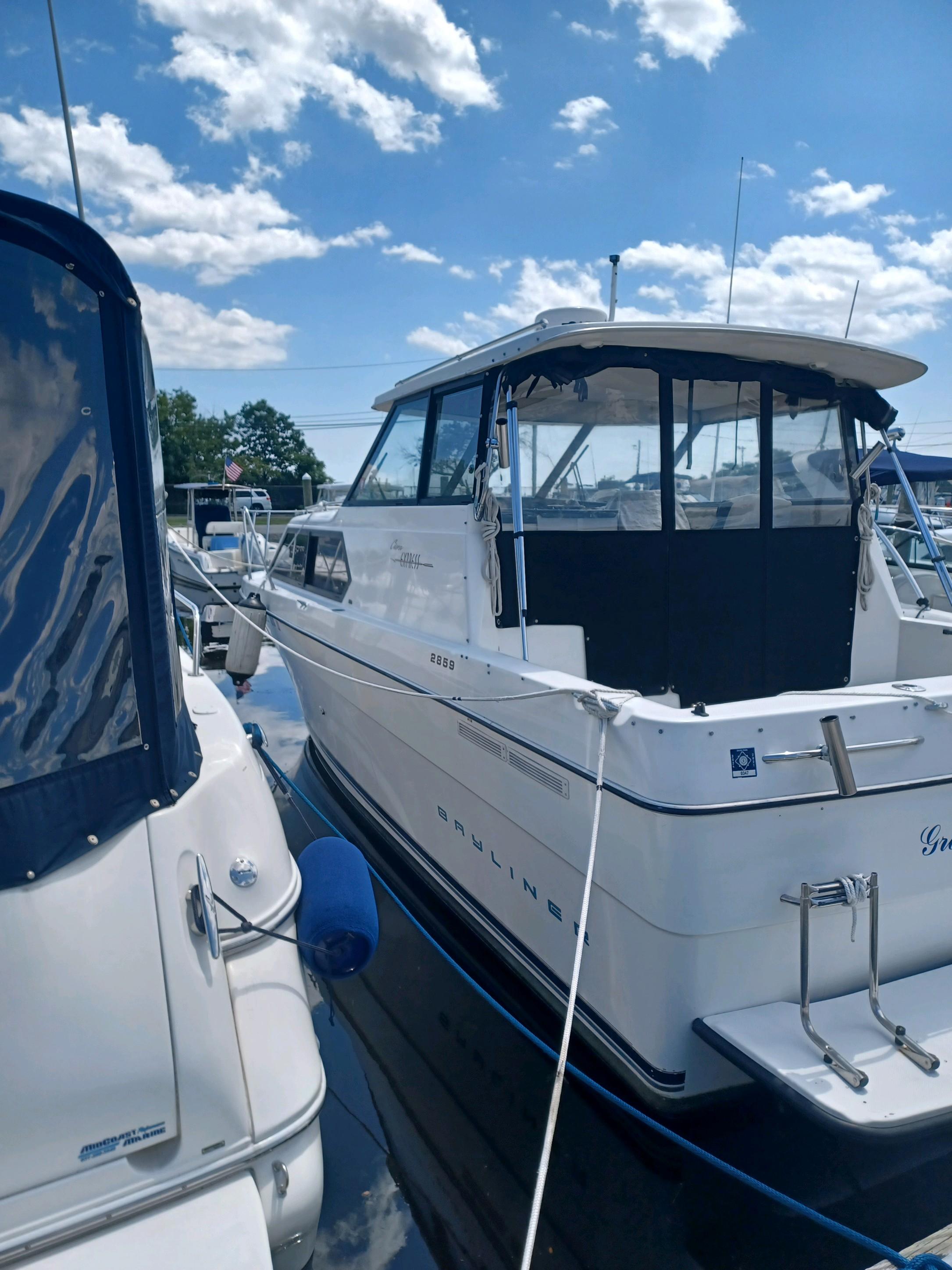 Used 1996 Bayliner 2859 Ciera Express, 11715 Blue Point - Boat Trader