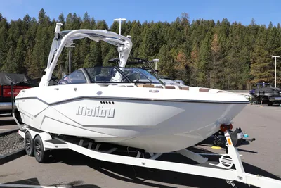 2024 Malibu 25 LSV