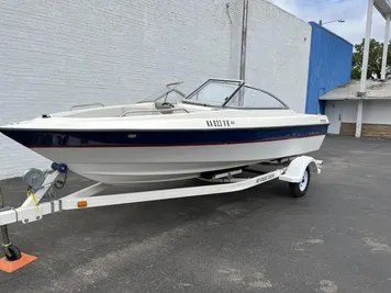 2004 Bayliner Boats 195 Capri