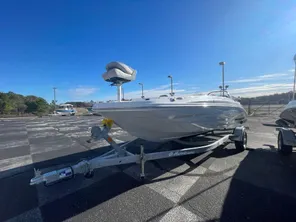 2023 Hurricane SunDeck Sport 185 OB