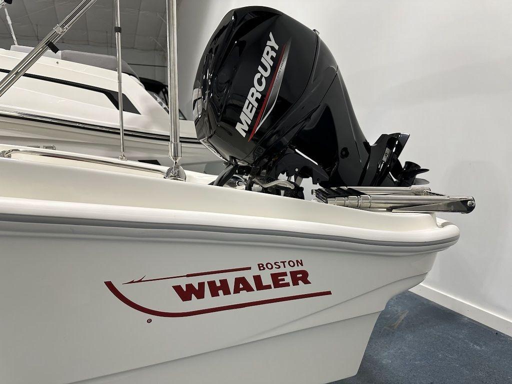 Boston Whaler 130 Super Sport, Mercury 40hp Outboard