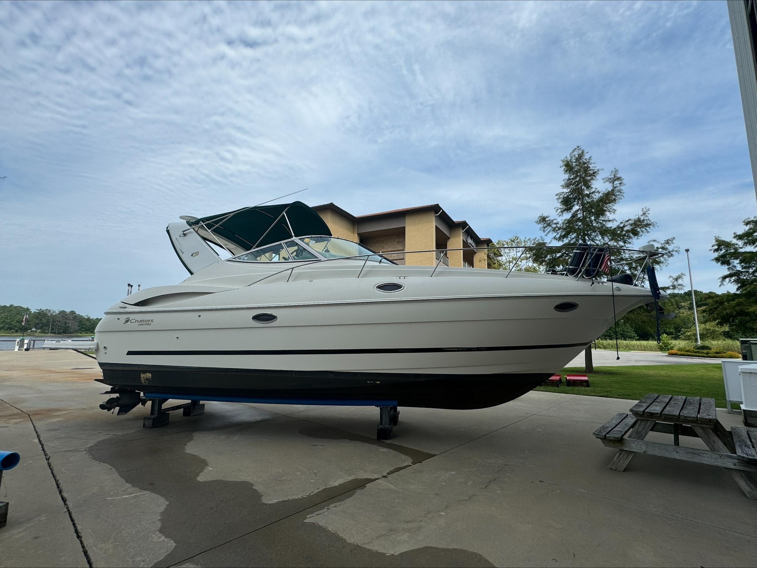 Explore Cruisers 3375 boats for sale - Boat Trader