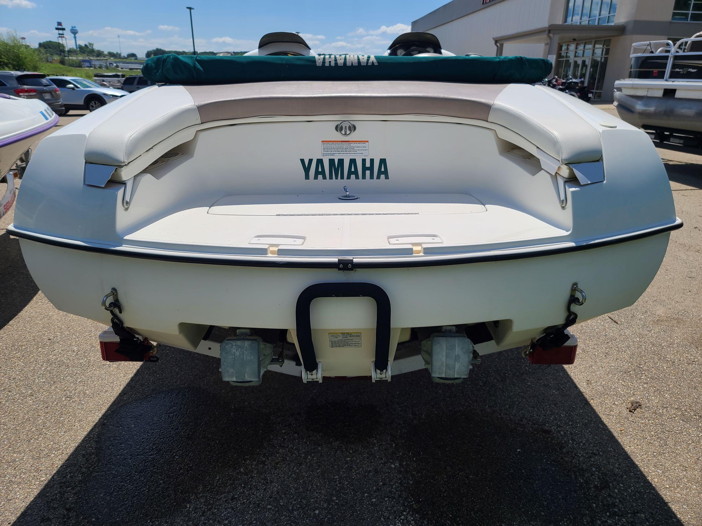 2000 Yamaha Boats LS 2000