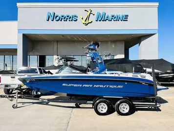 2011 Nautique Super Air Nautique 210