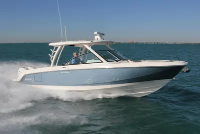 2024 Boston Whaler 320 Vantage