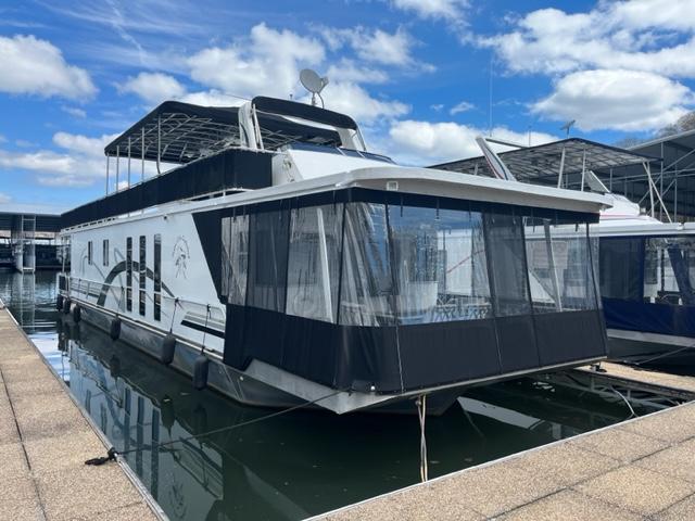 2004 Funtime Houseboat