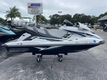 2015 Yamaha WaveRunner FX Cruiser SVHO