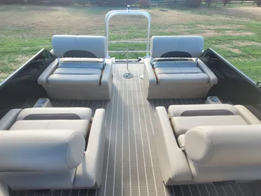 2024 Bentley Pontoons legacy