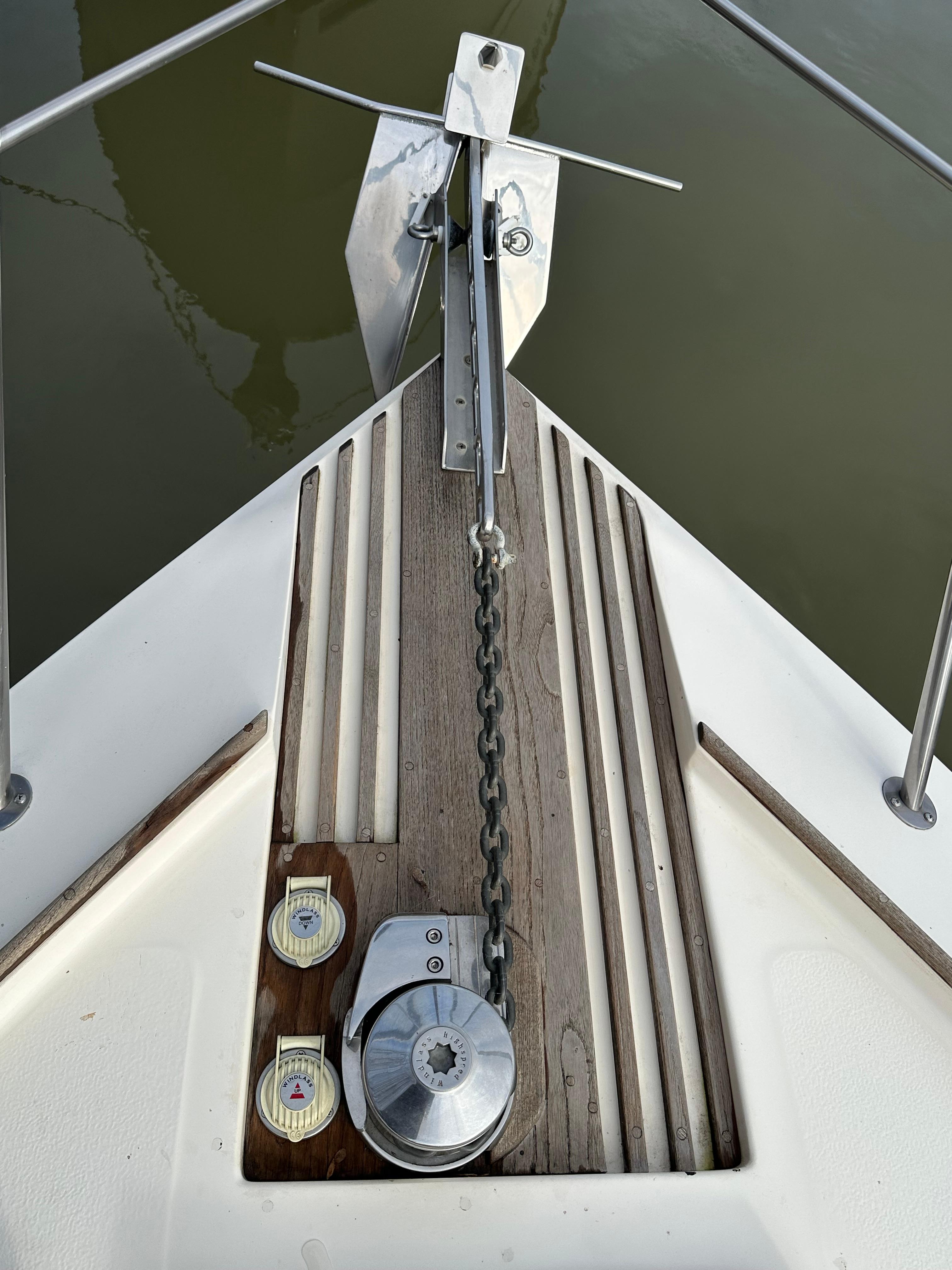 Anchor windlass