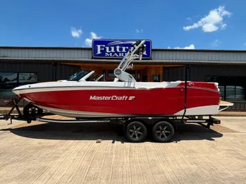 2024 MasterCraft XT25