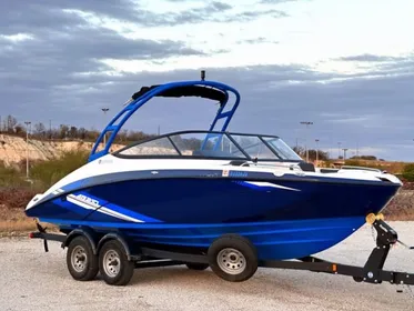 2020 Yamaha Boats AR210