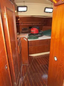 1983 Whitby 42