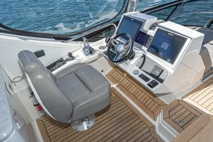 2018 Sea Ray L590 Fly