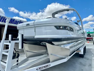 2024 Avalon 27' Carbon Series Excalibur Elite Windshield w/ Twin 400HP Mercury V10's!