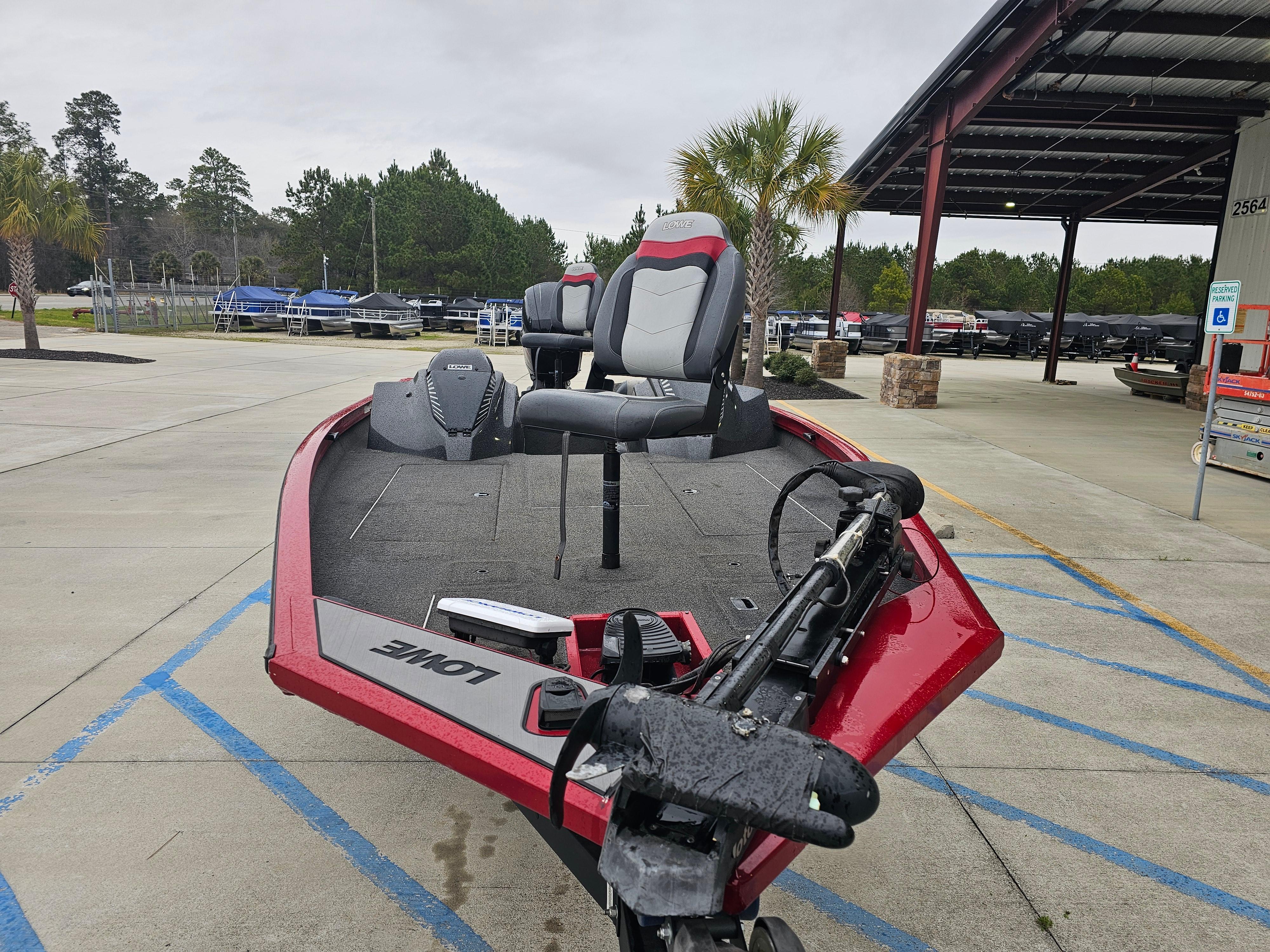 2018 Lowe Boats Stinger 198 Dual Console