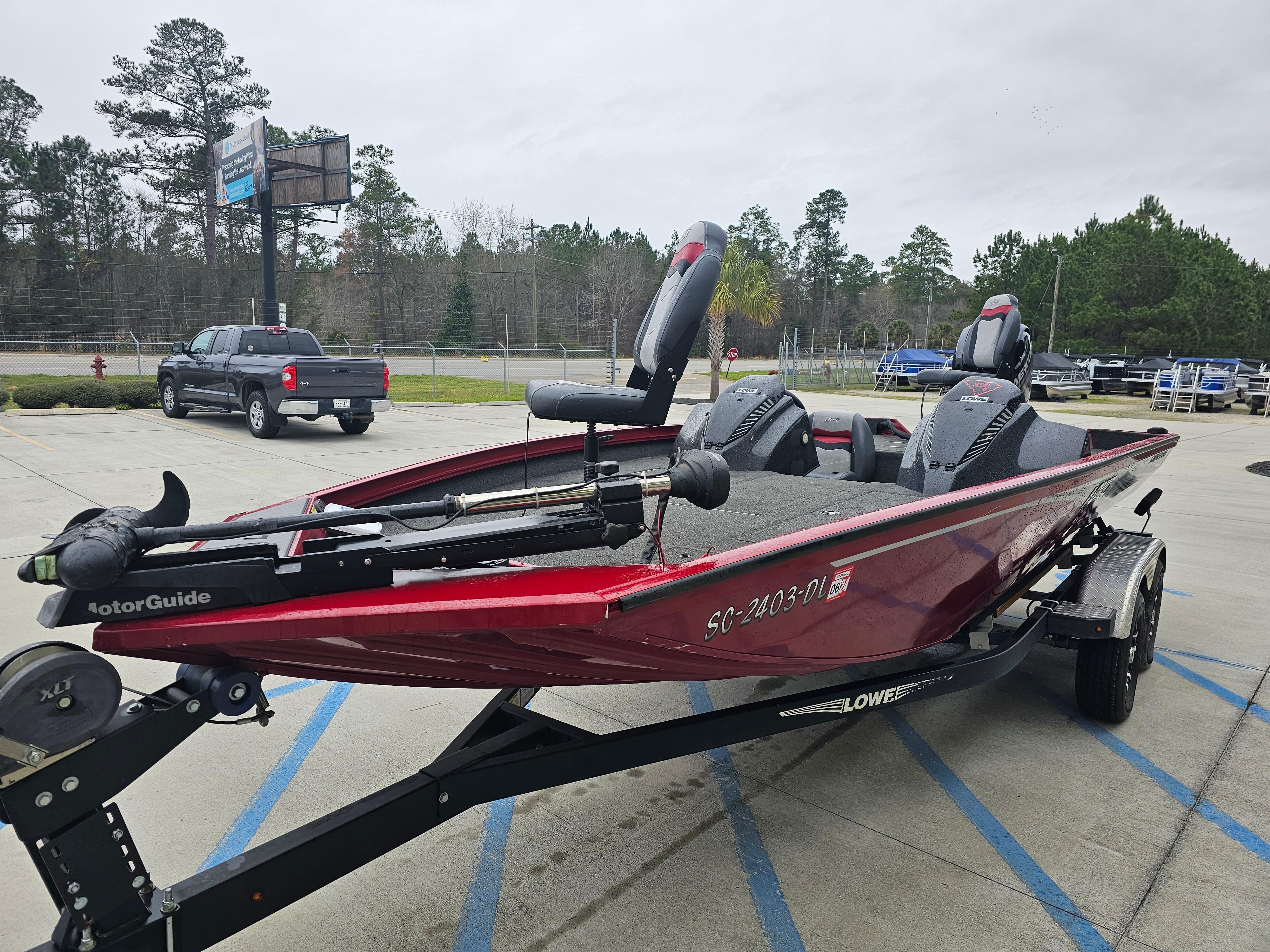 2018 Lowe Boats Stinger 198 Dual Console