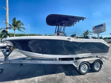 2023 Robalo R202EX