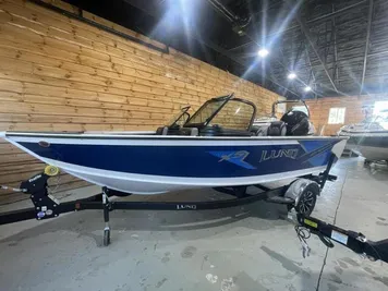 Lund® Crossover XS 1875 - Aluminum Family Fish and Ski Boats