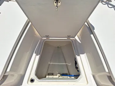 2020 Robalo R272 Center Console