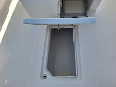 2020 Robalo R272 Center Console