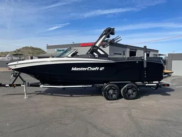 2023 MasterCraft XT24