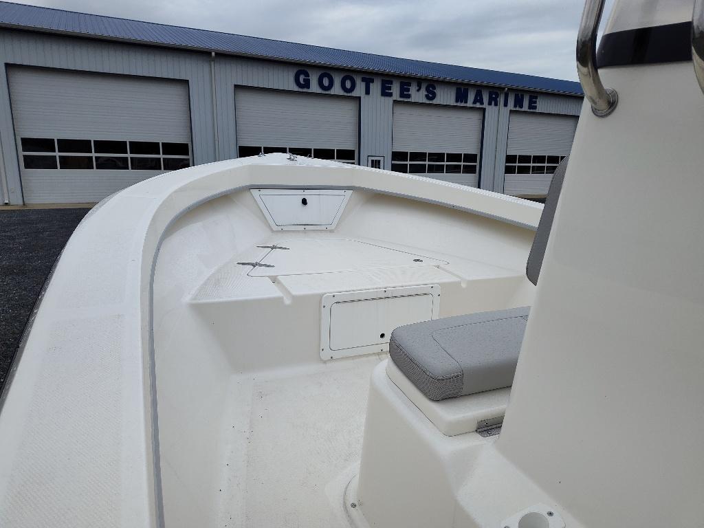 2024 May-Craft 1900 Center Console