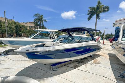 2024 Sea Ray SLX 260 Outboard
